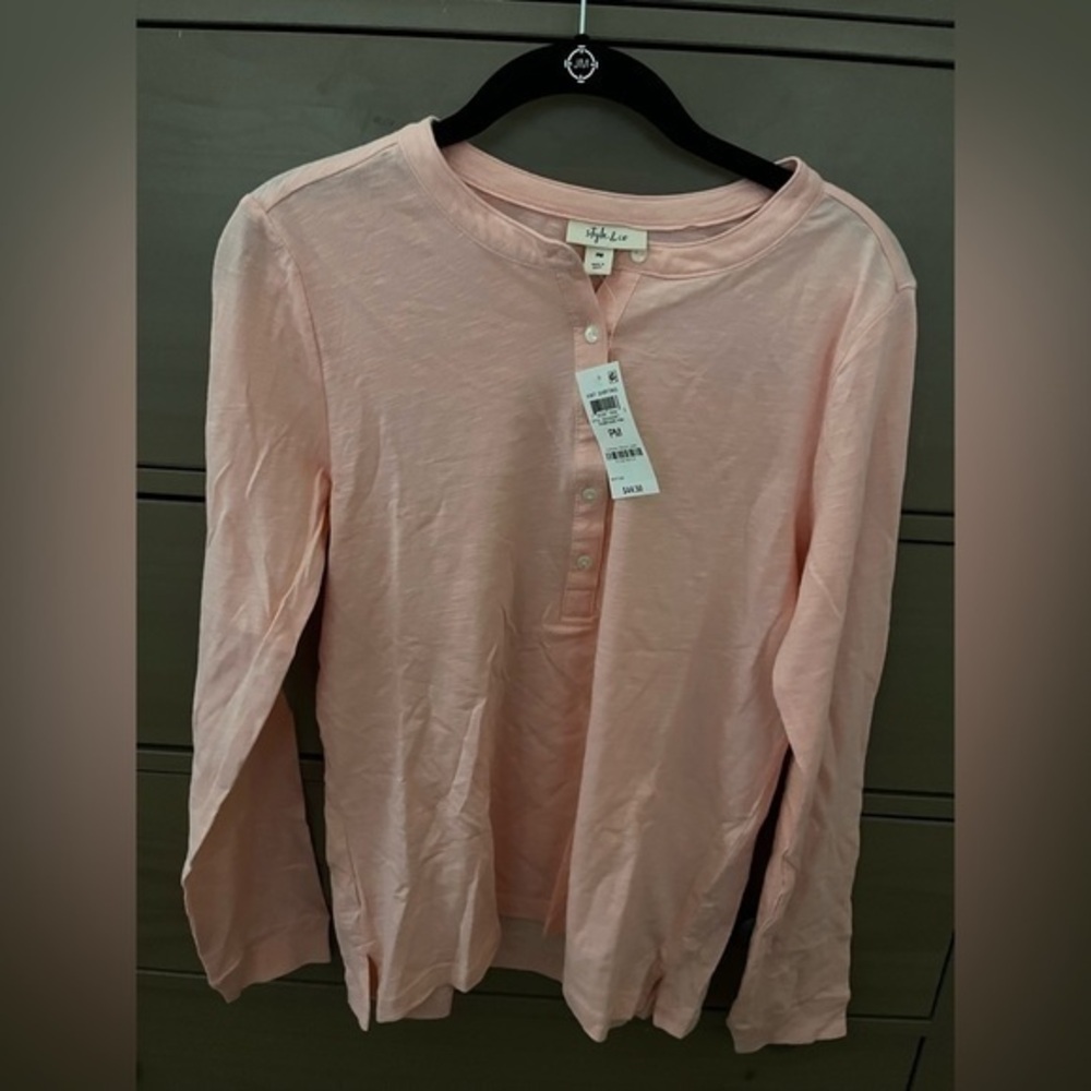 NWT Style & Co peach button down l/s side slit top.